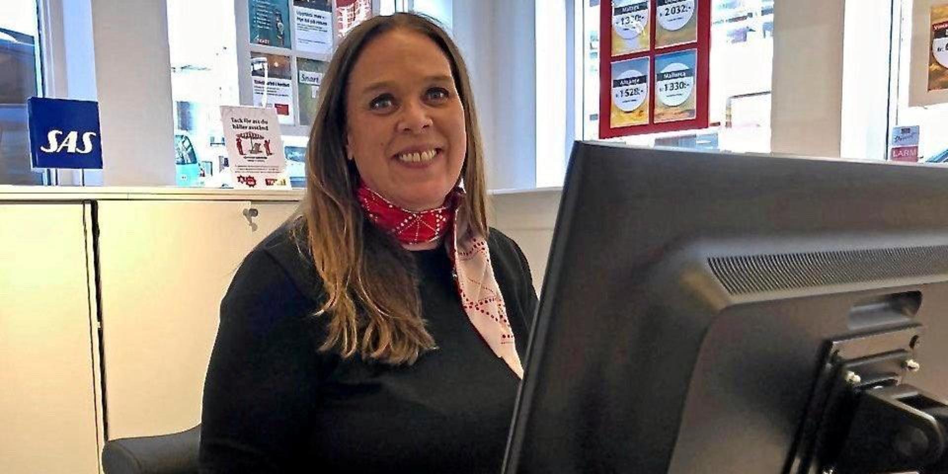 Maria Nilsson är säljchef på Ticket i Falkenberg och ser hur de gamla kunderna kommer tillbaka, färdigvaccinerade och glada.