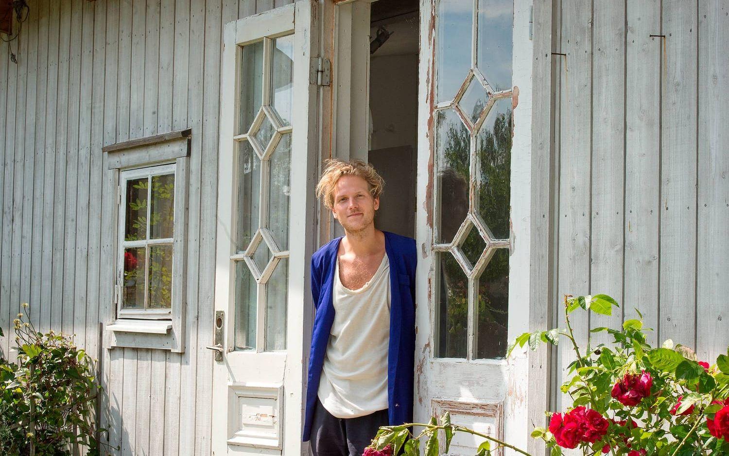Flyttar. Snart lämnar Jonas Johansson hemmabasen i Glommen och flyttar till flickvännen i Stockholm för att undervisa på Hyper Island och Beckmans designhögskola.