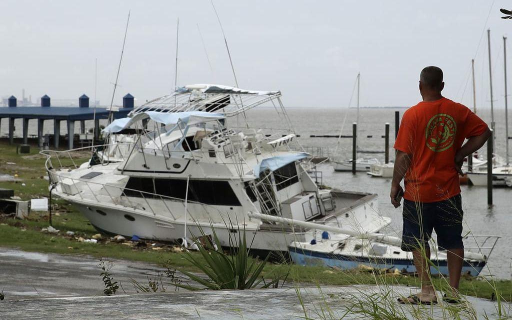 Båtar har kastats upp på land i Port Lavaca, Texas. FOTO:Charlie Riedel/AP
