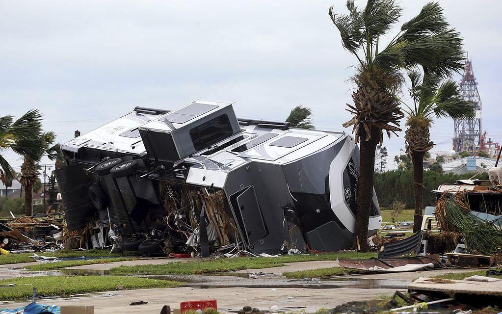 Husvagnar har kastats runt och förstörts. FOTO:Gabe Hernandez/Corpus Christi Caller-Times via A
