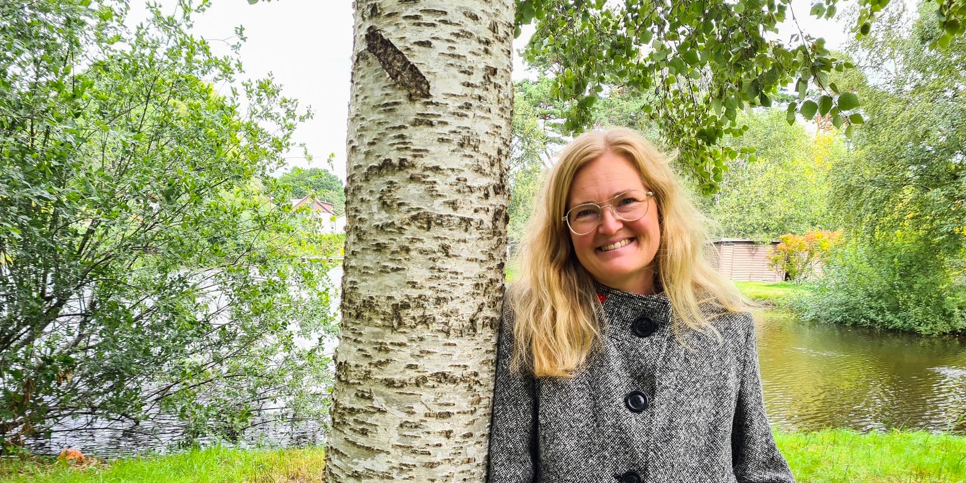 Helén Johnsson har hittat lugnet och tryggheten i Kärradal. Nu vill hon hjälpa andra som gått in i väggen eller kämpar med psykisk ohälsa. ”Om några år drömmer jag om att starta grön rehab för familjer ute på någon gård”, säger hon.