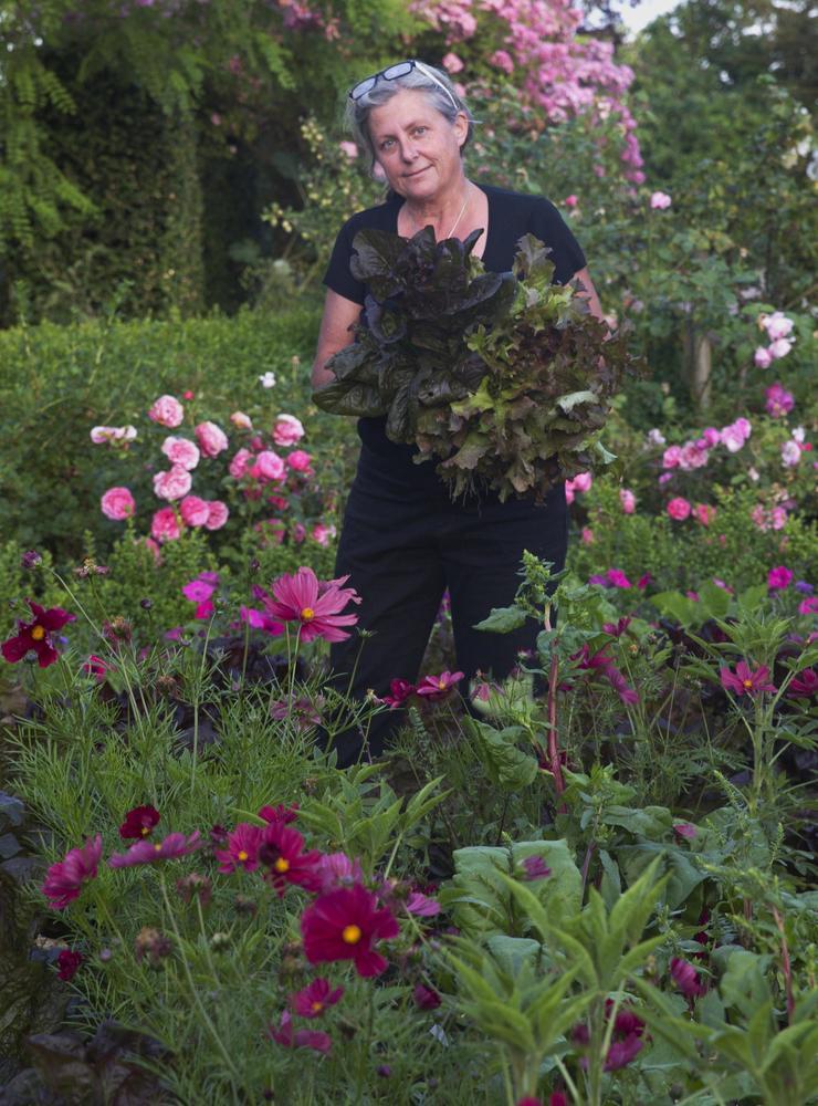 De senaste 20 åren har Anette Nilsson jobbat med den dekorativa köksträdgården som fått namn från franskans 'potager'.