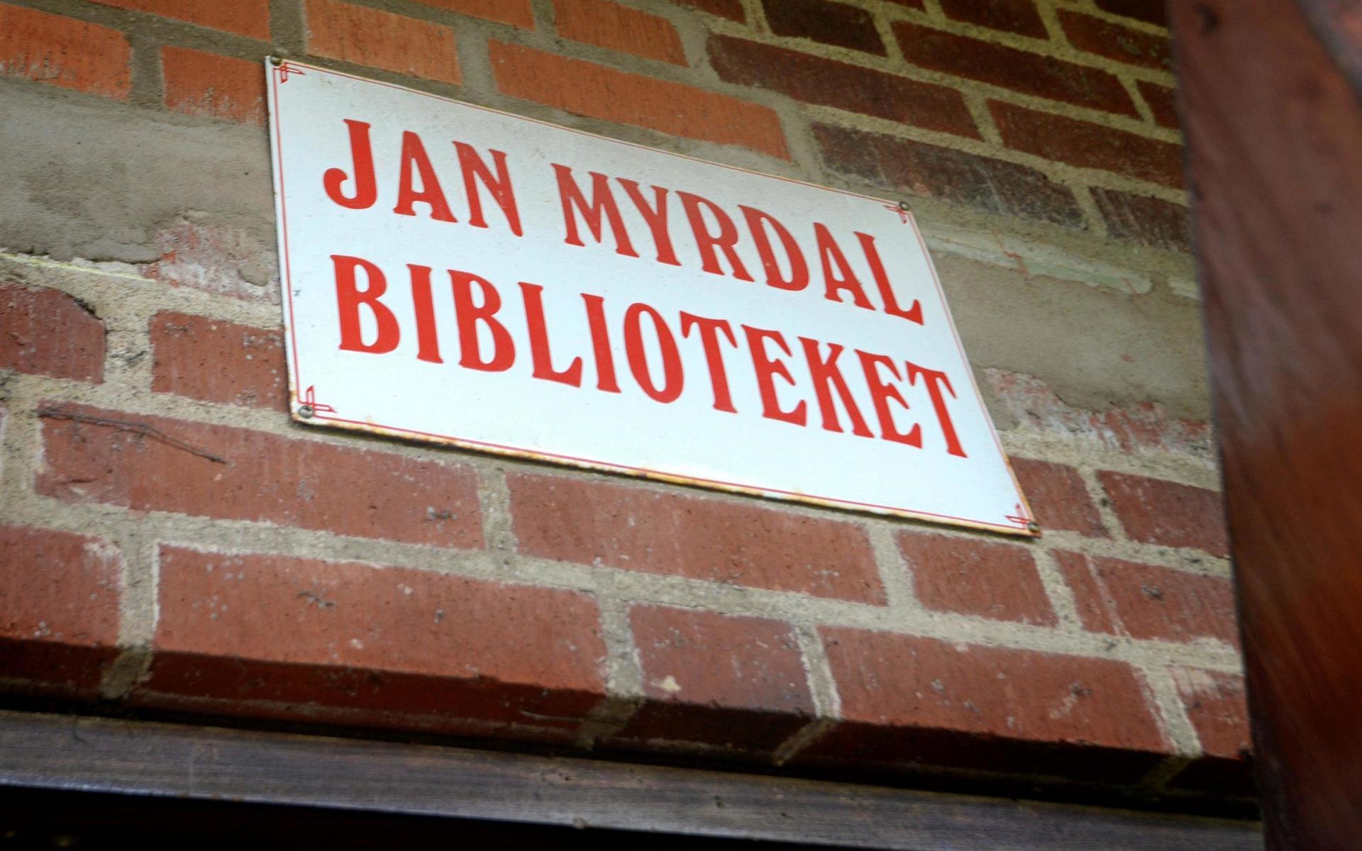Jan Myrdals bibliotek ligger på Snidaregatan i Varberg.