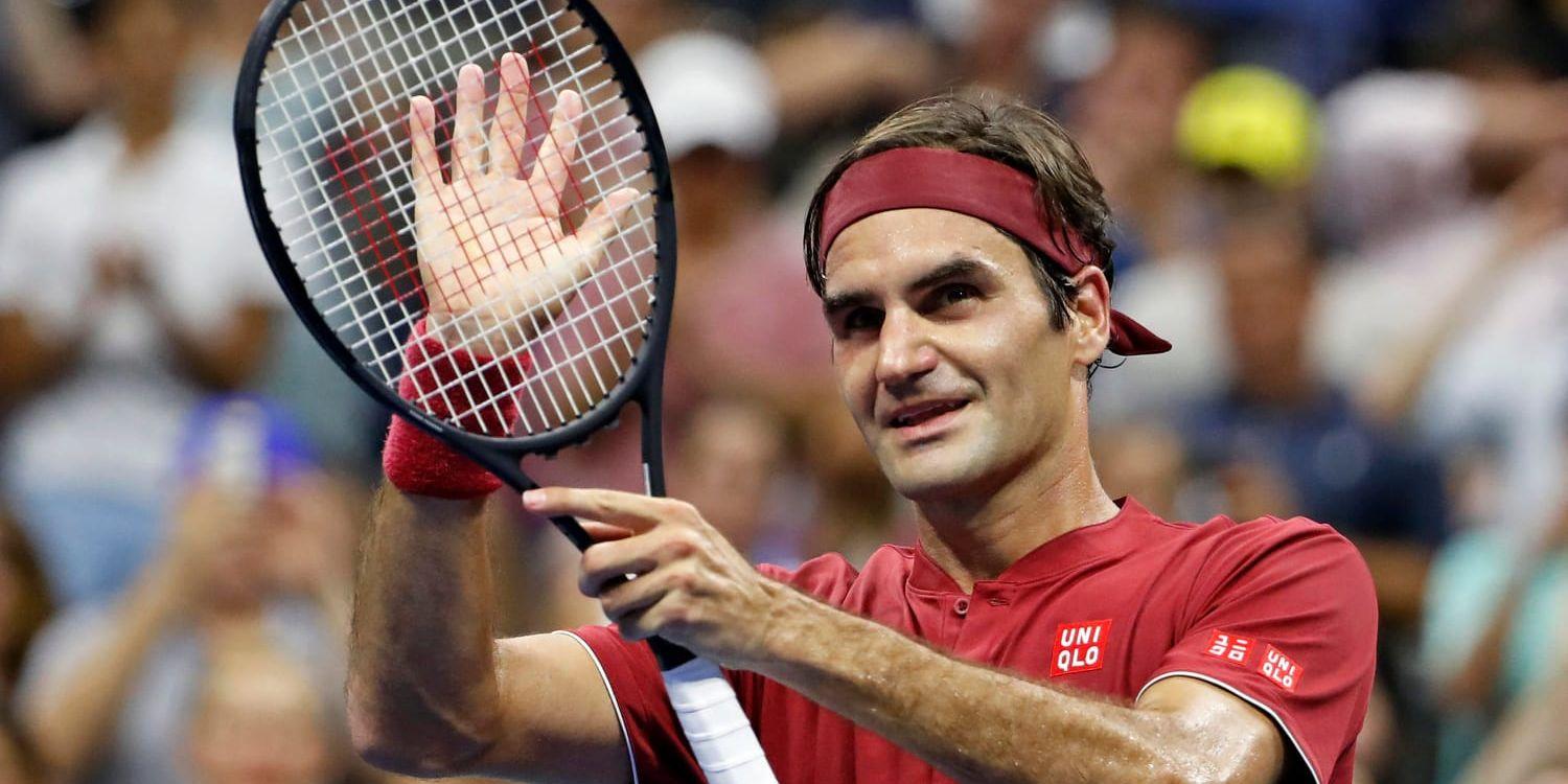 Roger Federer tog sig vidare till andra omgången genom att vinna över 22-årige Yoshihito Nishioka i den första matchen.