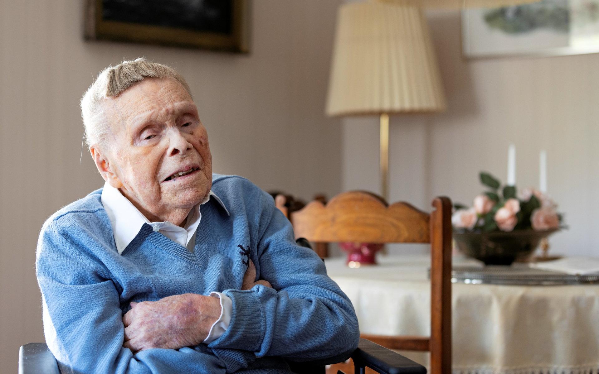 Sten-Olof Björn fyller 100 år den 6 maj. Han har ett långt liv med idrott bakom sig, och intresset hänger fortfarande i.