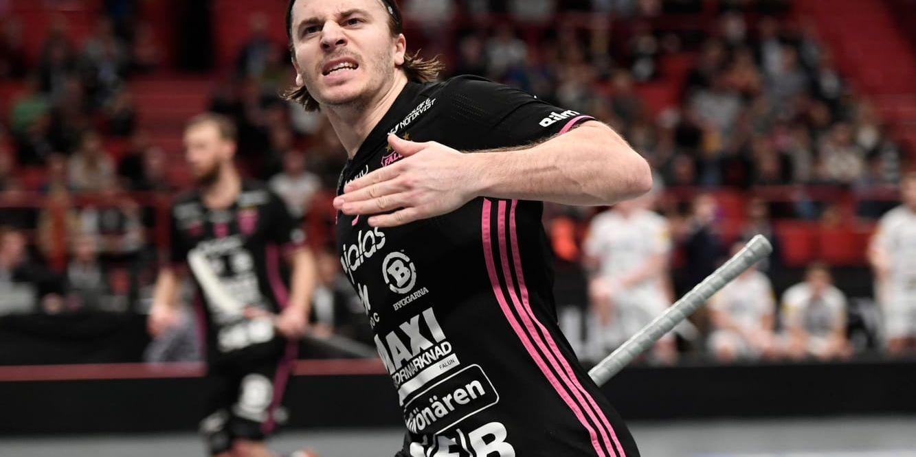 Alexander Galante Carlström har valts till världens bästa innebandyspelare för andra året i följd.