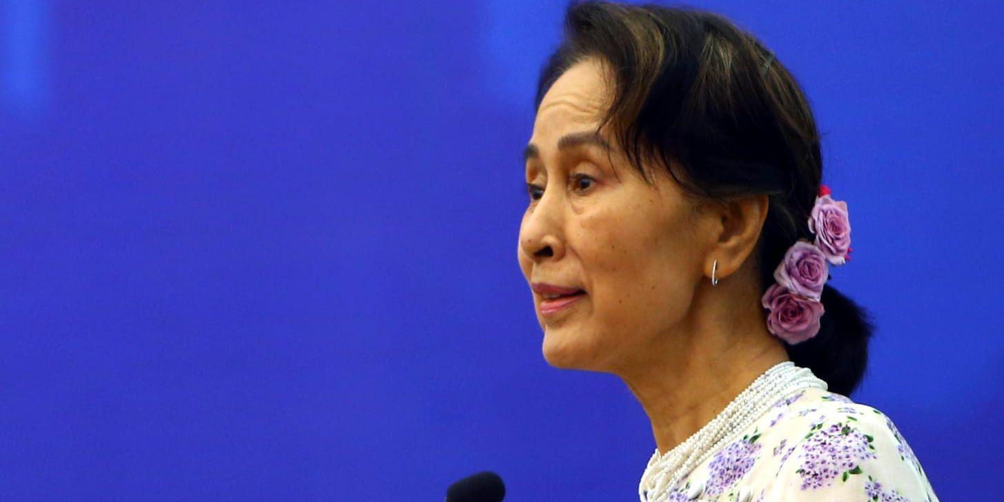 Paris stad tar tillbaka det hederspris de tidigare gett till Myanmars ledare Aung San Suu Kyi. Arkivbild.