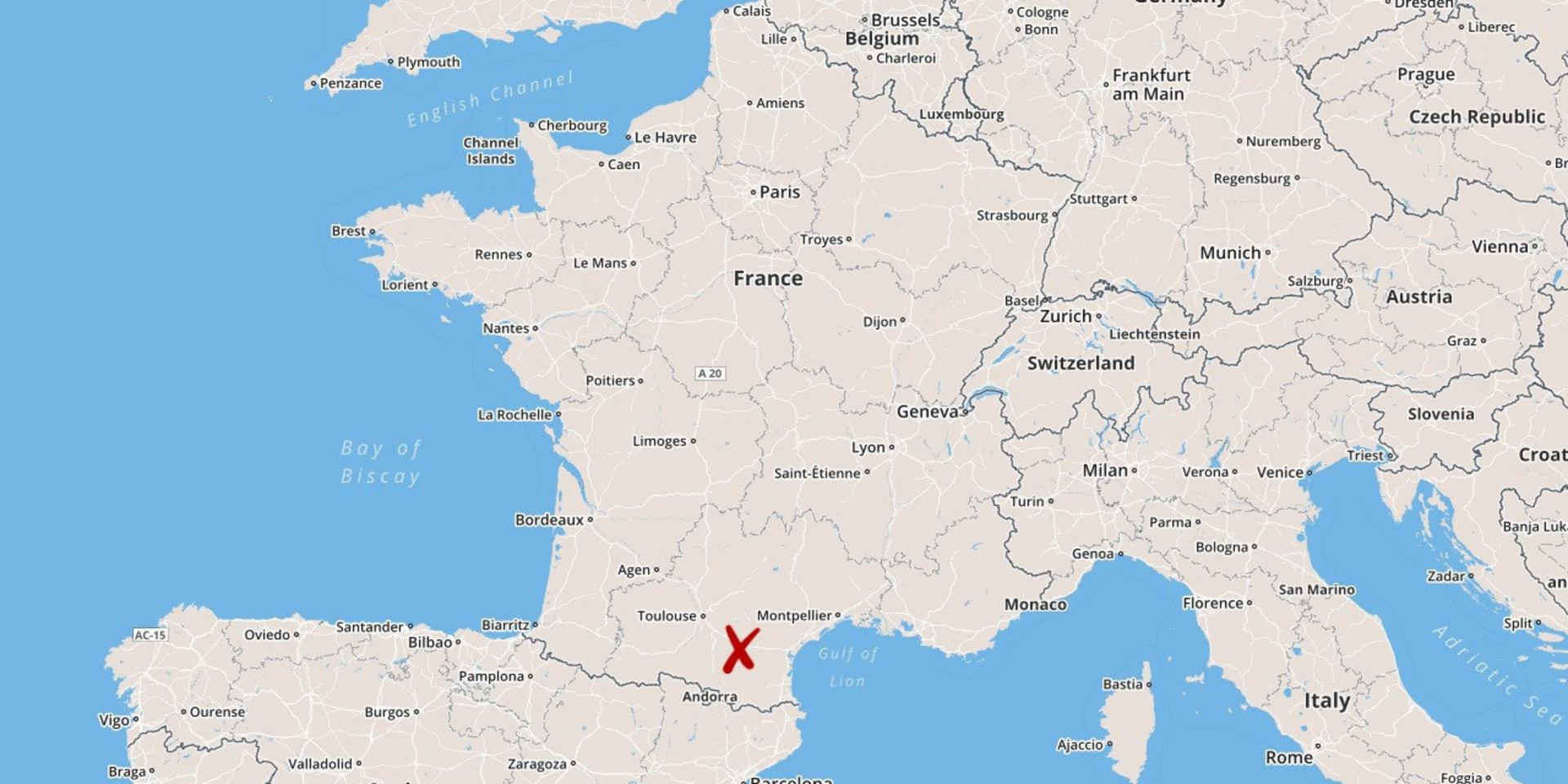 Höga halter av arsenik har hittats hos barn nära en nedlagd gruva i södra Frankrike.