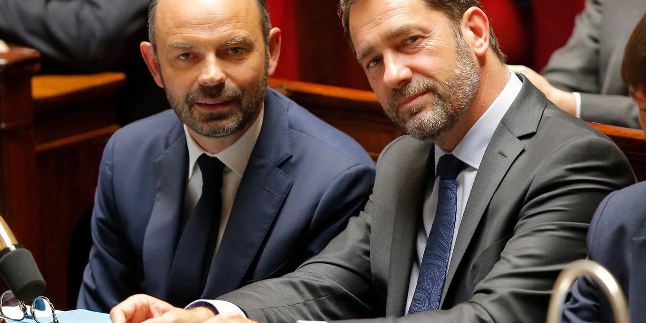 Frankrikes nye inrikesminister Christophe Castaner (till höger) tillsammans med premiärminister Édouard Philippe. Bilden är från 2017. Arkivbild.