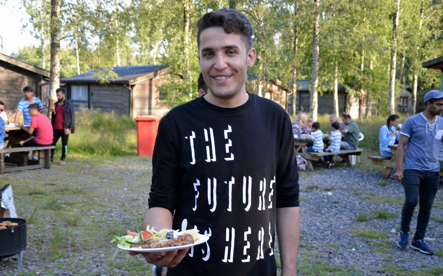 Norrut. Mohamad Salim Hussini är en av de asylsökande som ska flytta uppåt i landet, till Åre. Foto: Lotta Olsson