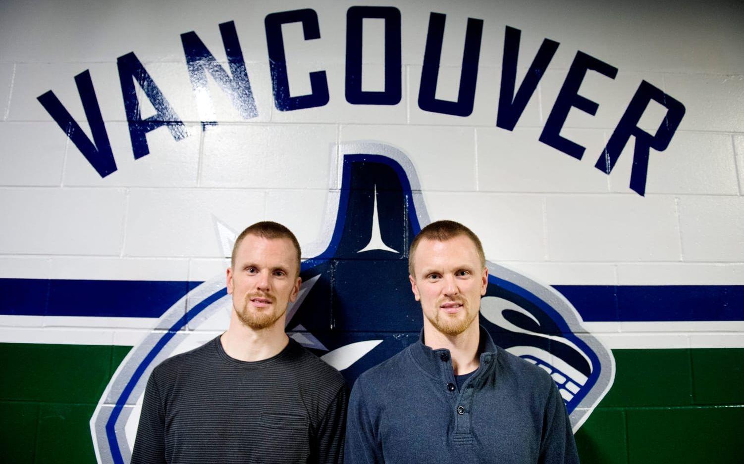 <strong>Daniel och Henrik Sedin.</strong> Tvillingarna har öst in poäng i NHL sedan rookieåret 2000-2001. Och deras tröjor lär hissas i Rogers Arena, i Vancouver, när de bestämmer sig för att sluta. Foto: TT
