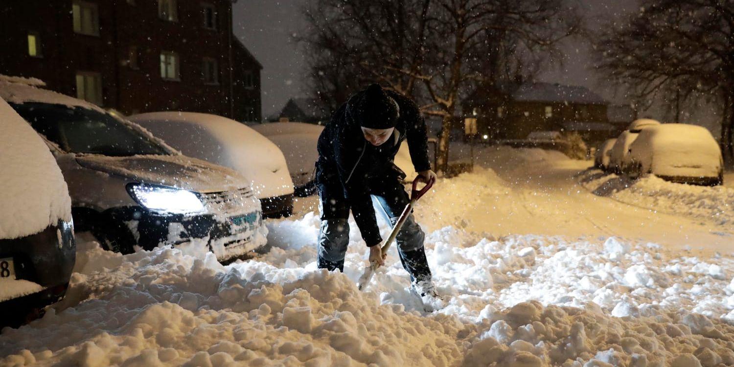Stora snömängder och kraftiga vindar har också ställt till stora problem i Norge.