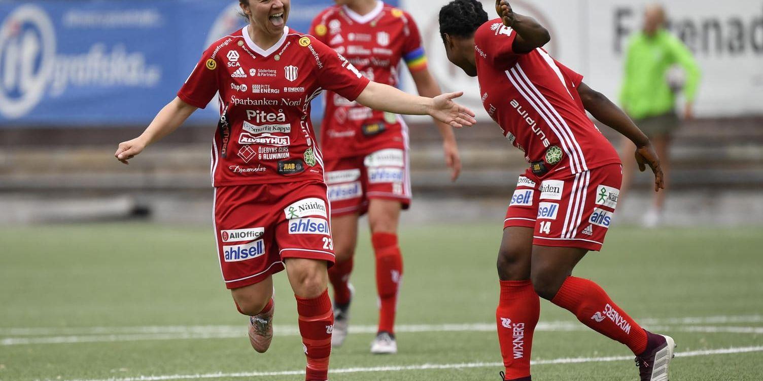 Piteås June Pedersen gjorde 1–0 på frispark under söndagens fotbollsmatch i damallsvenskan mellan Göteborg och Piteå på Valhalla IP.
