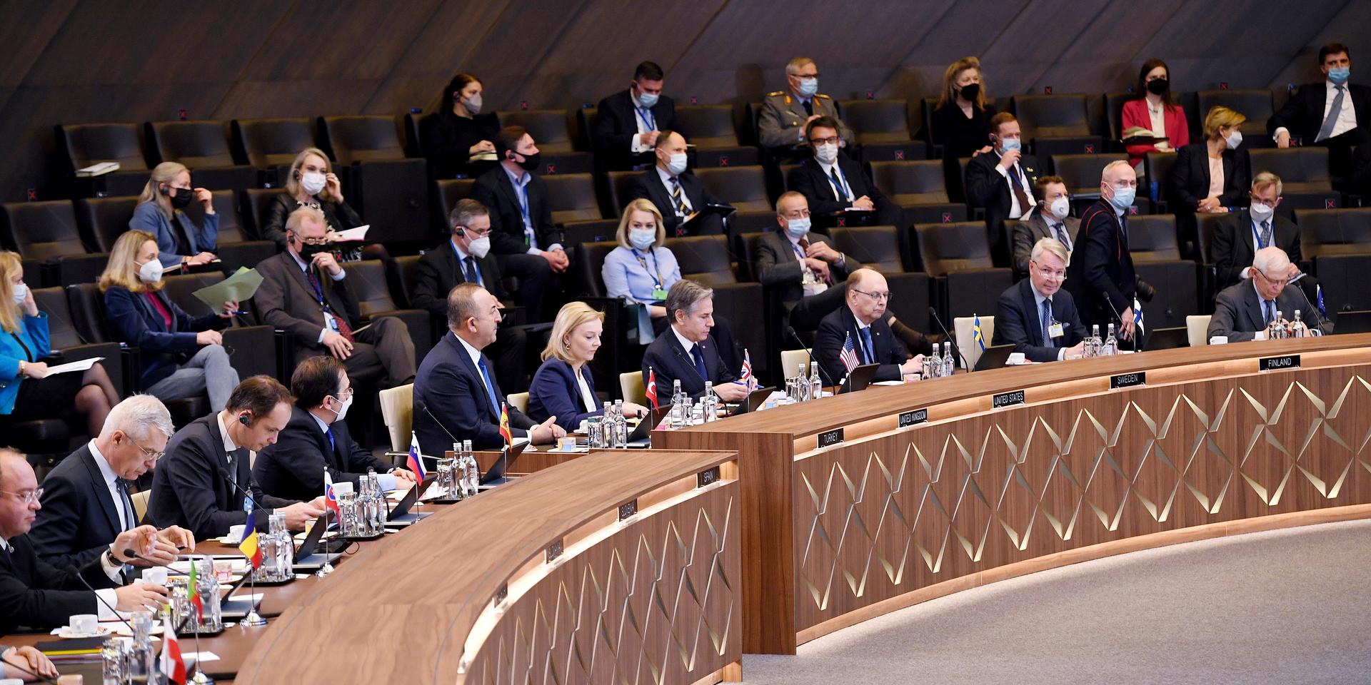 Natoländernas och EU:s utrikesministrar vid ett möte i Natos högkvarter i Bryssel den 4 mars.