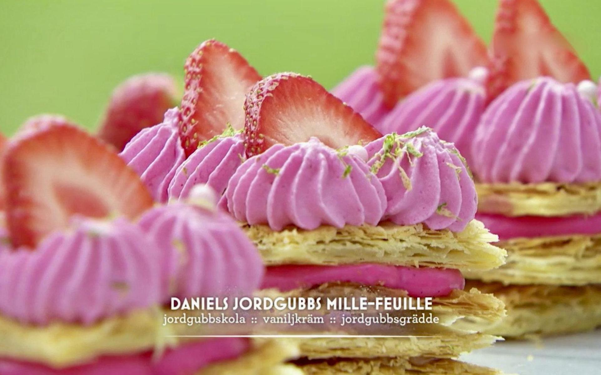 Daniel Pettersson gjorde mille-feuille av smördeg, med fyllning med jordgubbskola och vaniljkräm, toppat med jordgubbar och jordgubbsgrädde.