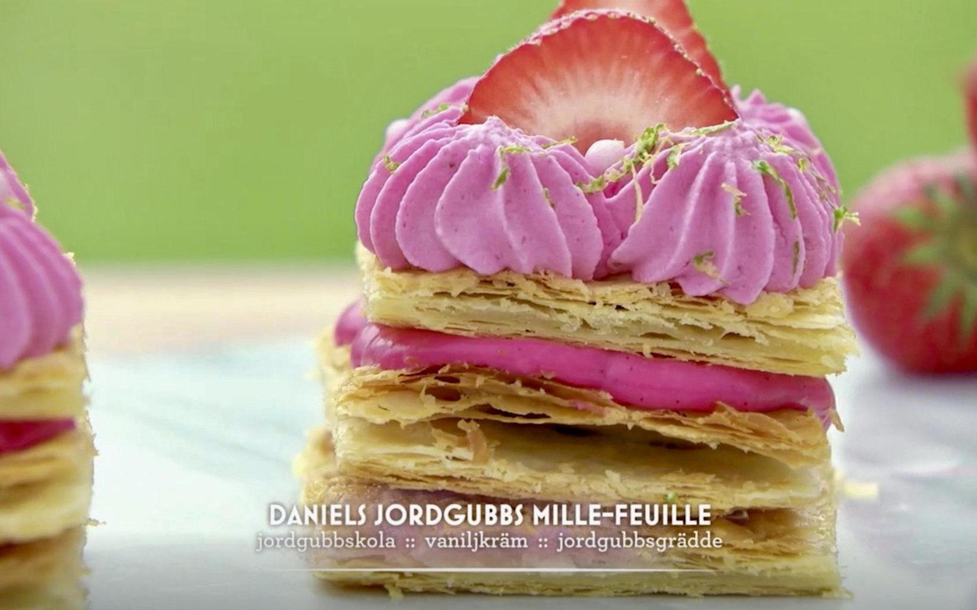 Daniel Pettersson gjorde mille-feuille av smördeg, med fyllning med jordgubbskola och vaniljkräm, toppat med jordgubbar och jordgubbsgrädde.