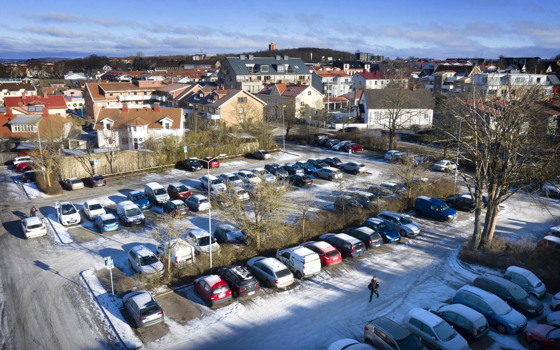 De 132 parkeringsplatserna på Falkenbäck är snart ett minne blott.