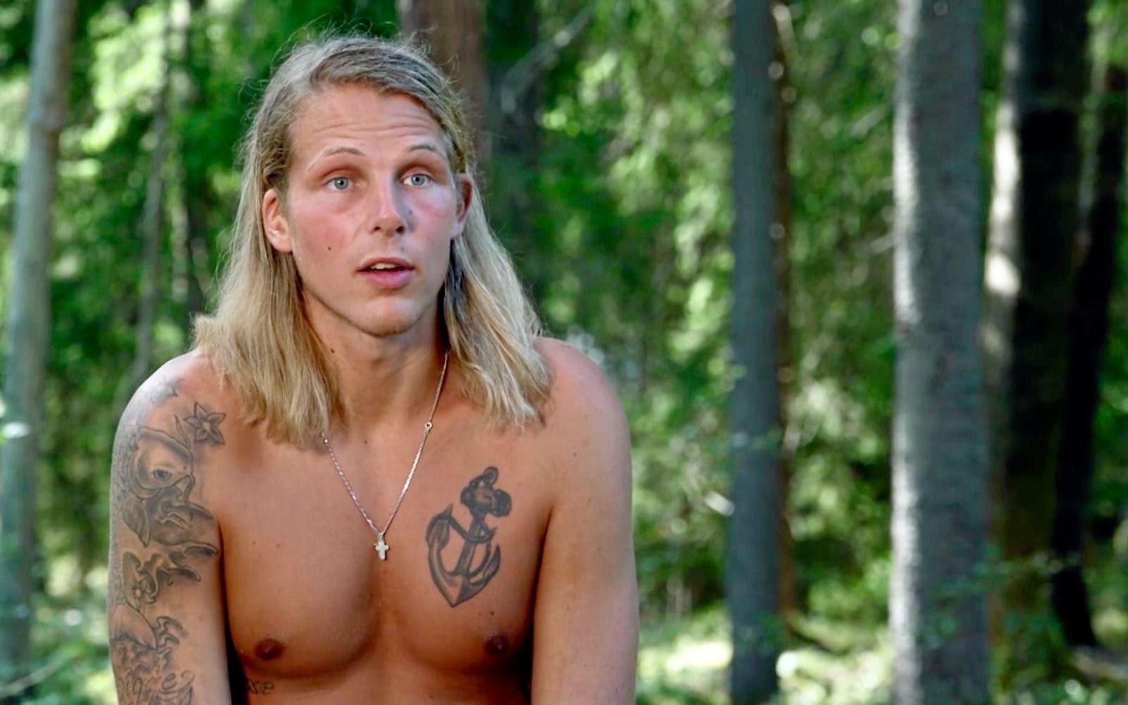 Viktor Bergström kan fortfarande vinna en halv miljon kronor i ”Farmen”.