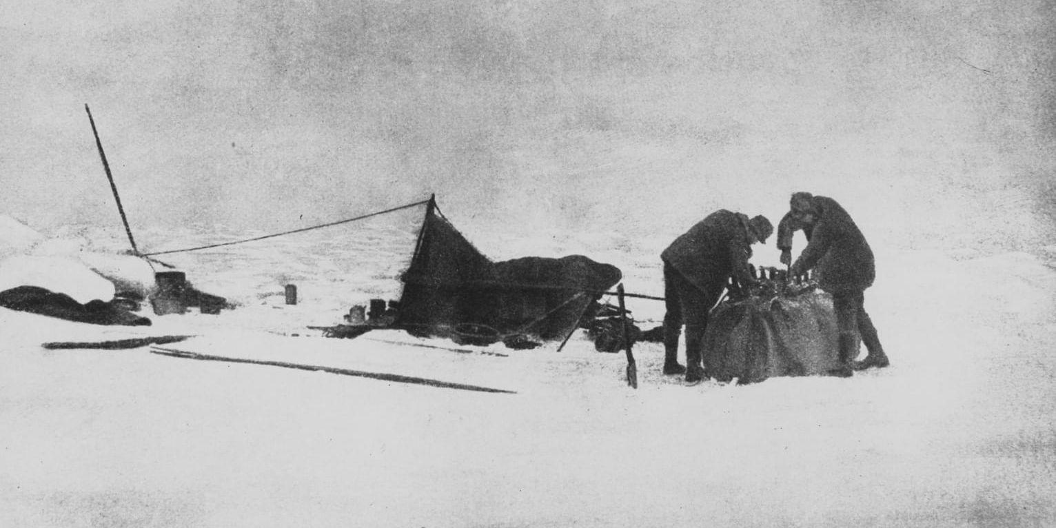 Luftballongen med namnet Örnen lyfte den 11 juni 1897 med Nordpolen som mål. Expeditionen misslyckades och upptäckarna Andrée, Frænkel och Strindberg omkom.
