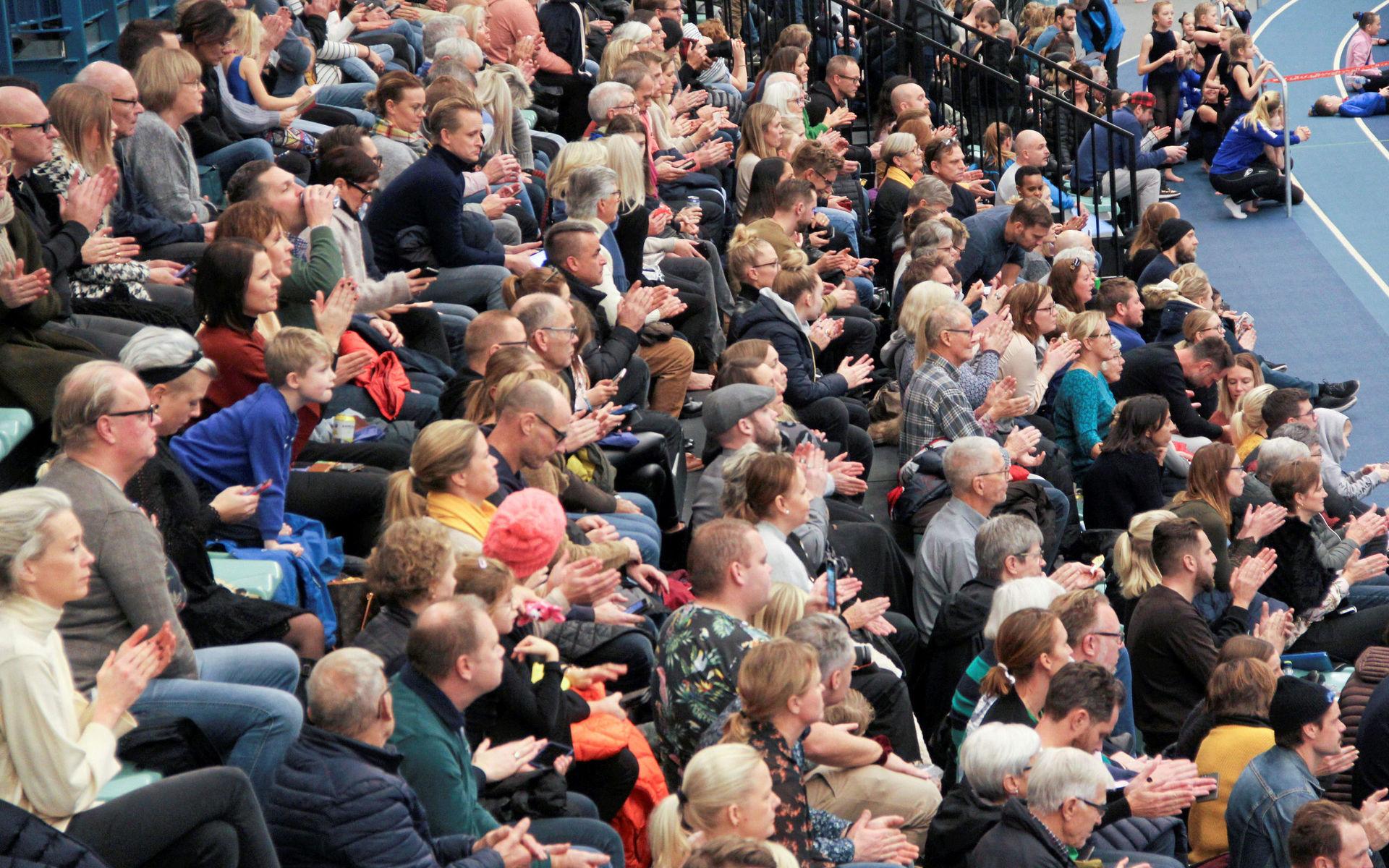 Publiken dyker upp när det arrangeras gymnastiktävlingar i Varberg.
