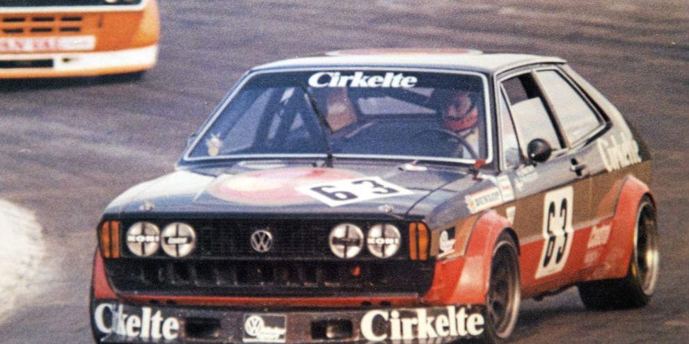 Snart 34 år sedan. Monza 25 mars 1979, Joakims pappa Bo sitter vid ratten i den svartröda VW Scirroccon, 4-timmars racet kördes i par med Thomas Lindström. De vann tävlingen och blev sedan trea totalt i EM det året.