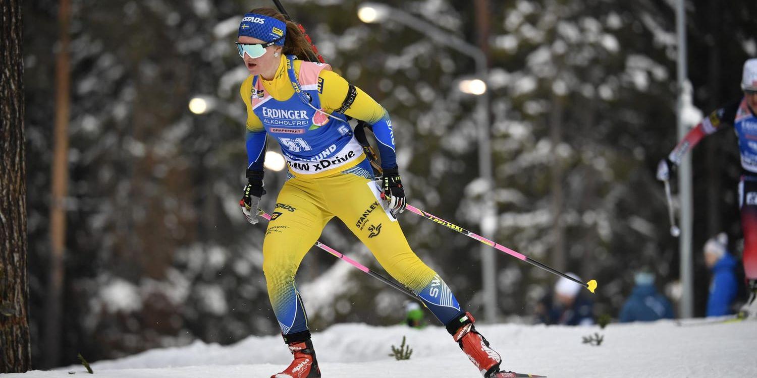 Mona Brorsson under damernas distanslopp på skidskytte-VM i Östersund.