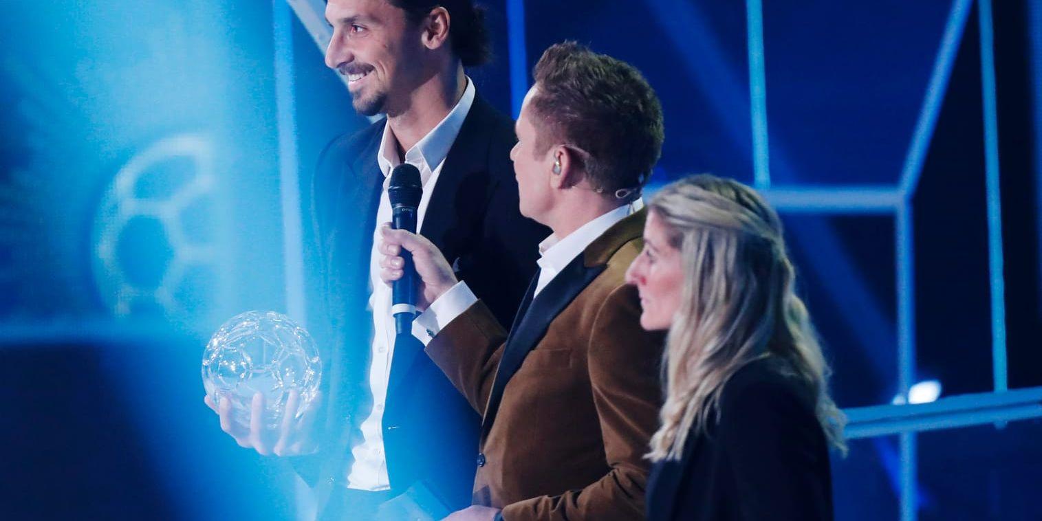 Zlatan Ibrahimovic och Anja Mittag tilldelas priset som Årets forwards under Fotbollsgalan 2018.