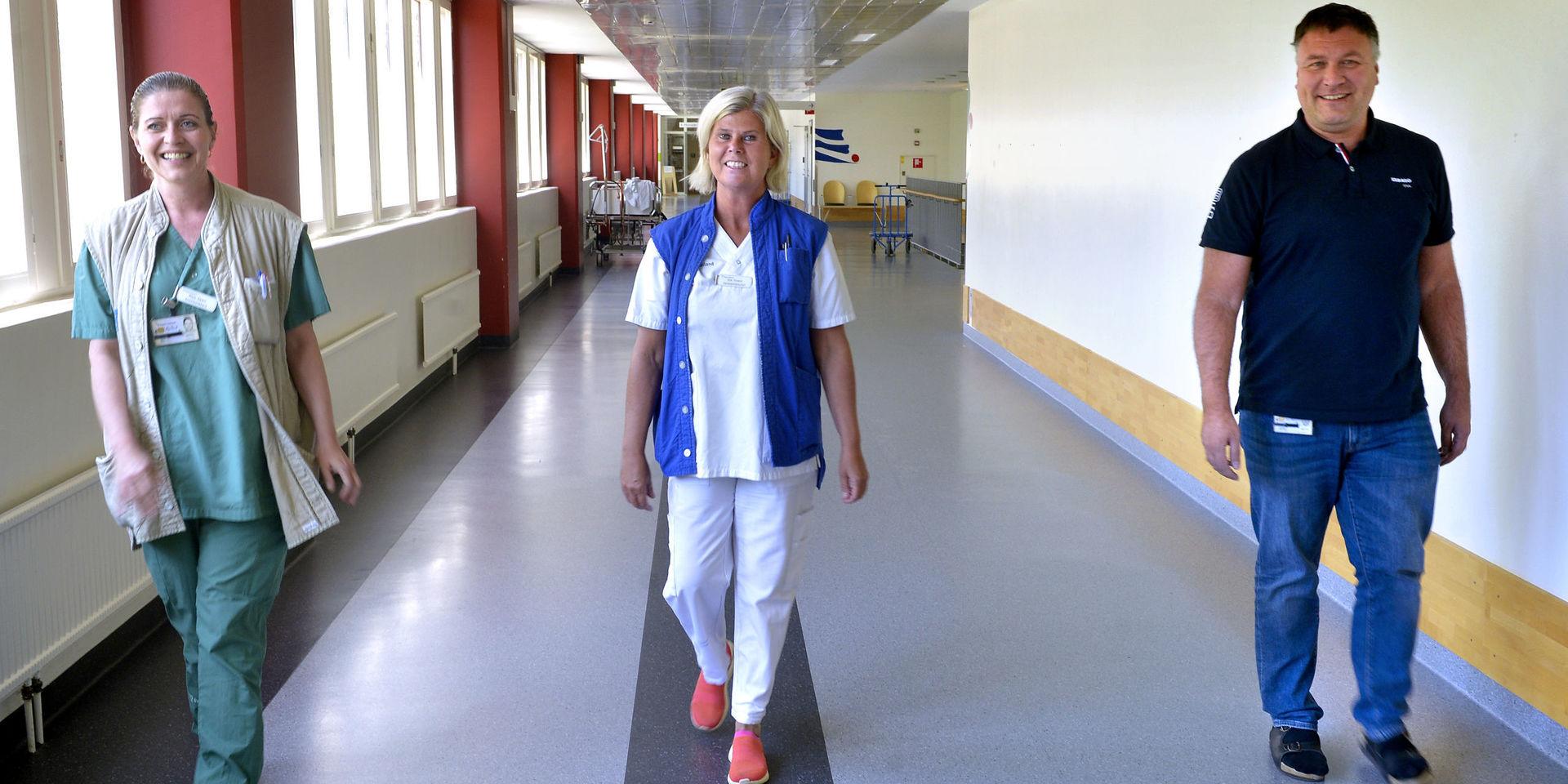 Maja Ewert, verksamhetschef för intensivvårdsavdelningen, Eva Osvald, chef för medicinkliniken och Jonas Hultgren, chef för akuten vid sjukhuset i Varberg har under de senaste månaderna ställts inför en helt ny vardag där de fått många nya lärdomar och insikter.
