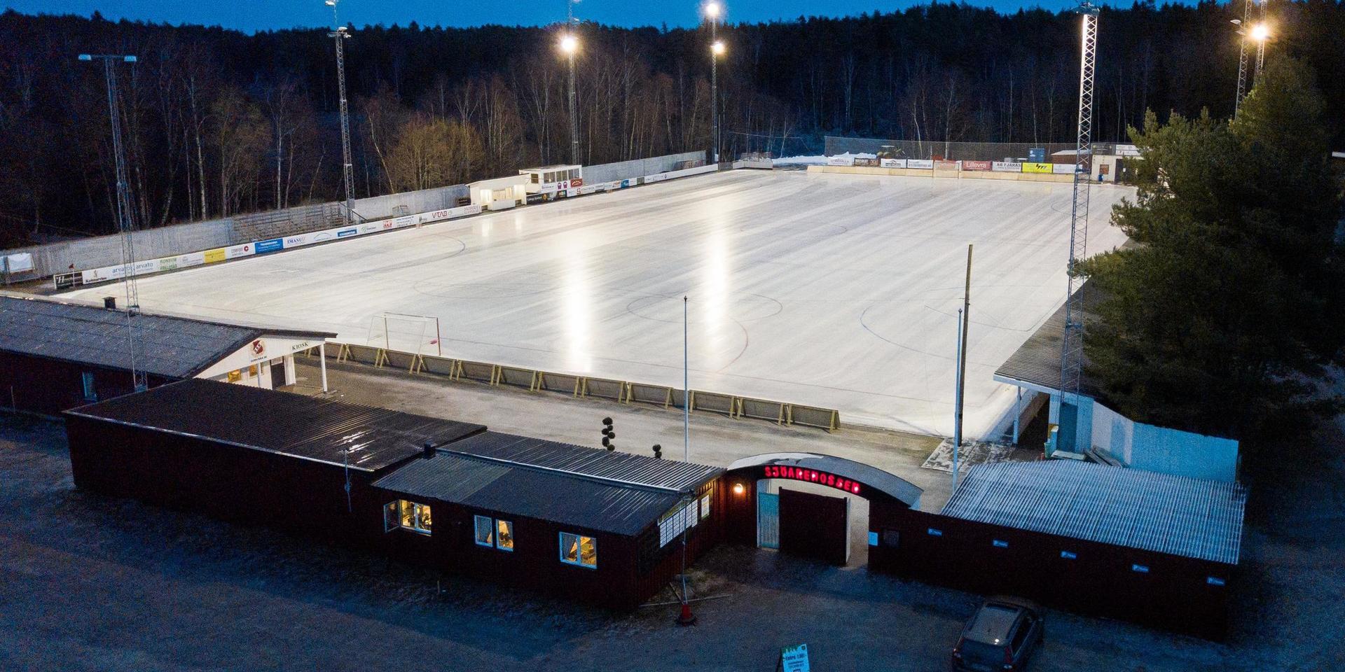Bandypremiären den 14 november kommer inte att kunna spelas hemma på Sjöaremossen.