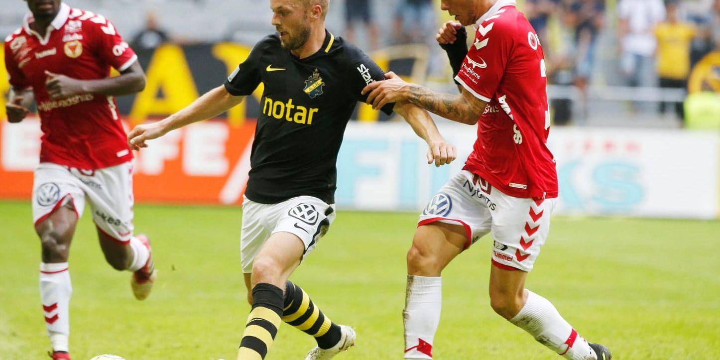 Sebastian Larsson och hans AIK ska försöka vända 0–1-underläge mot danska Nordsjälland i Europa League-kvalet. Arkivbild.