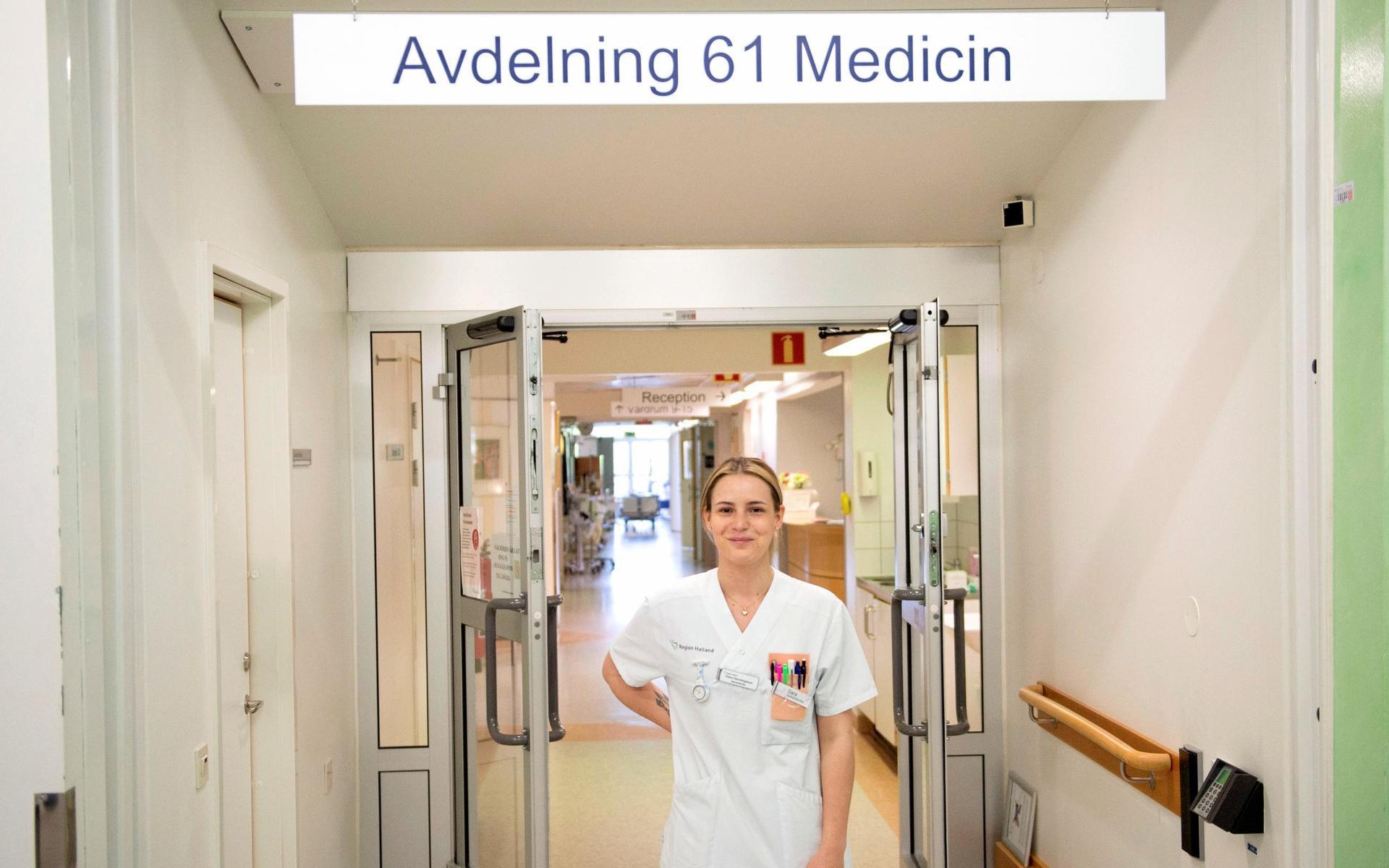 På medicinavdelningen på Hallands sjukhus Halmstad möter Sara många patienter med lungproblem, en del lider av restsymptom efter covid-19.