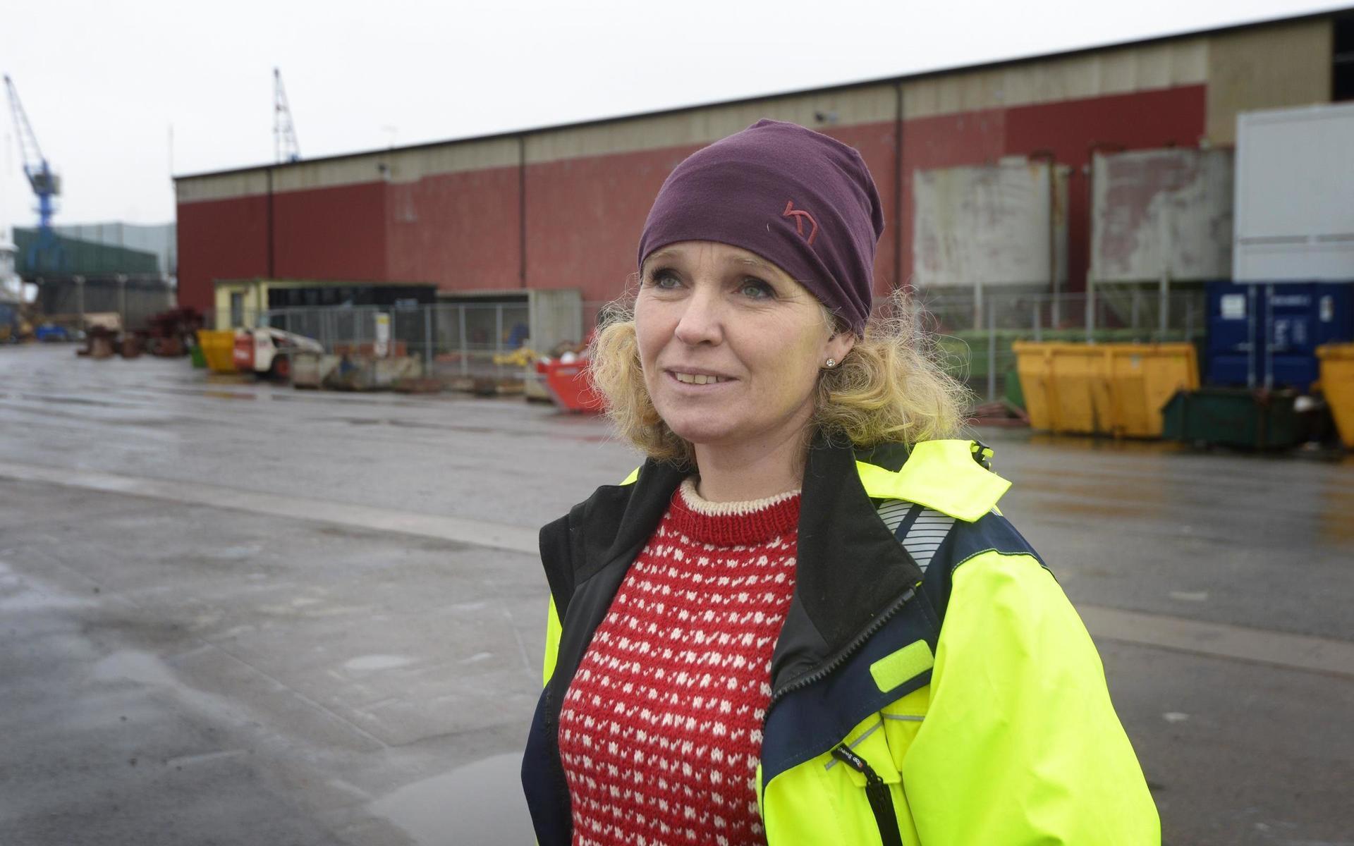 Karin Lottkärr, projektledare på Higab tog emot Barken Viking på söndagen i Falkenberg.