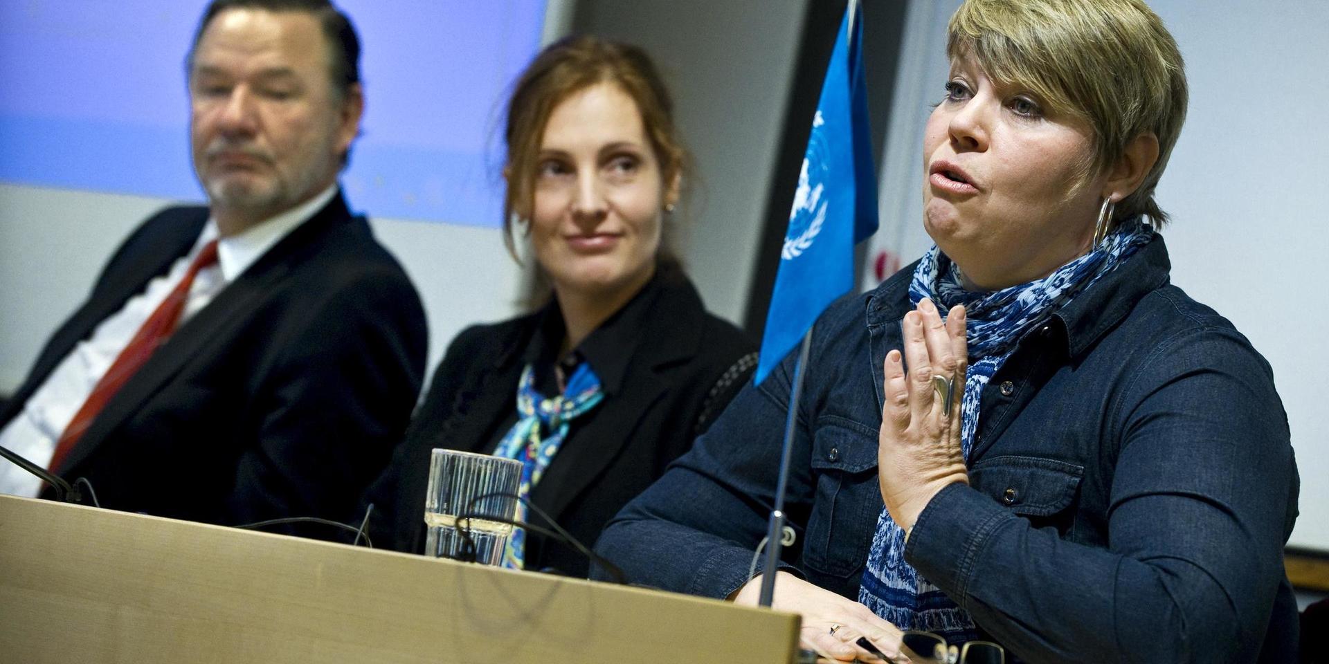 Afghanistanexperten Helene Lackenbauer (längst till höger) talar under ett möte om Afghanistan som svenska FN-förbundet arrangerat. Arkivbild.