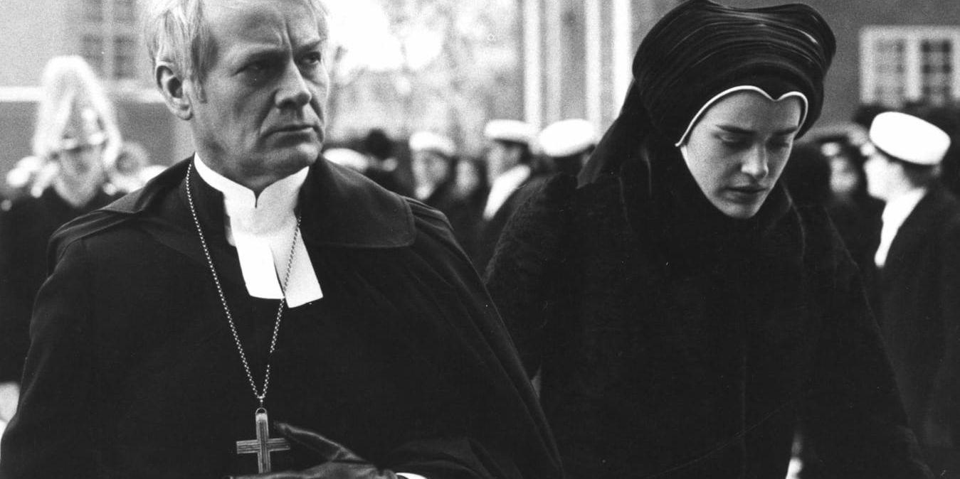Bland Ingmar Bergmans många prästporträtt är biskop Vergérus (Jan Malmsjö) i "Fanny och Alexander" (1982) ett av de minst smickrande. Biskop Vergérus är en sadistisk man med stort kontrollbehov som gifter sig med änkan Emelie (Ewa Fröling) och blir elak styvfar till hennes barn. Arkivbild.