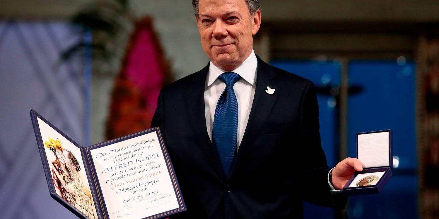 Colombias president Juan Manuel Santos fick förra året Nobels fredspris för sitt arbete med avsluta inbördeskriget i landet. Nu är konflikten med Farcgerillan officiellt över. Arkivbild.