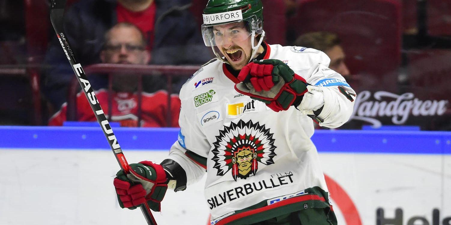 Tre Kronor-backen Adam Almquist i Frölundas tröja under SHL-säsongen.