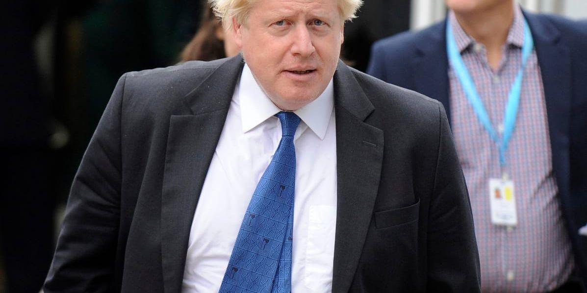 Boris Johnson fortsätter angripa premiärminister Theresa May för hennes brexitstrategi. Arkivbild.