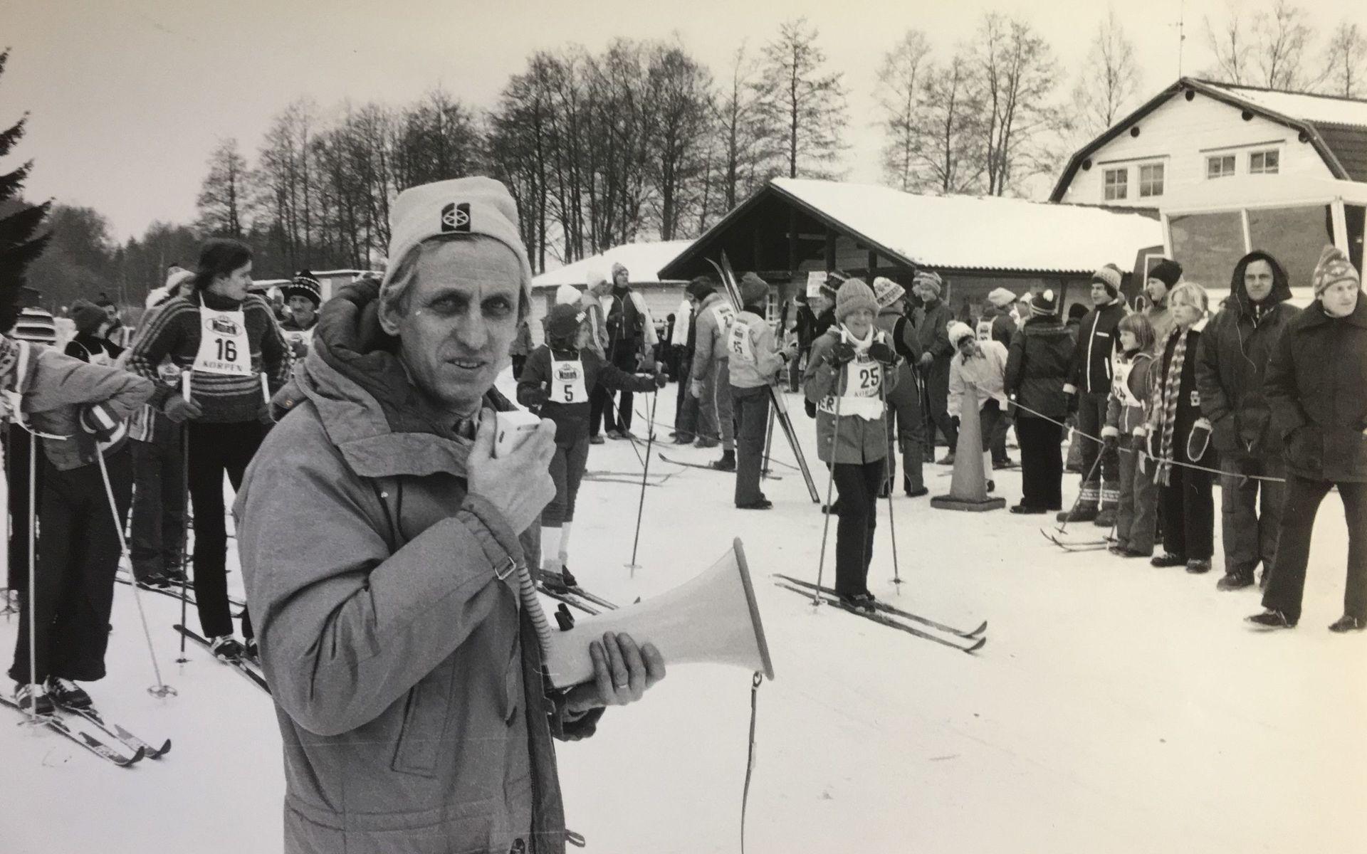 Liss Bossmark är en av de viktigaste personerna som höll Varbergskorpen vid liv under flera decennier. Här ses han i Åkulla.