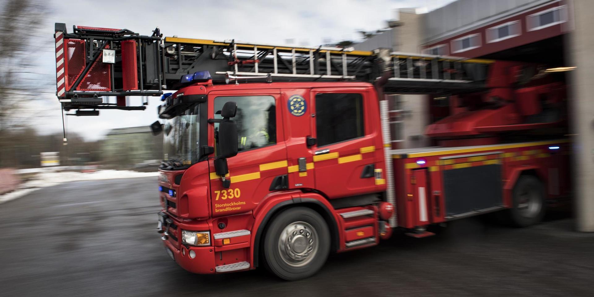 Räddningstjänsten fanns på plats med flera brandbilar. Arkivbild.