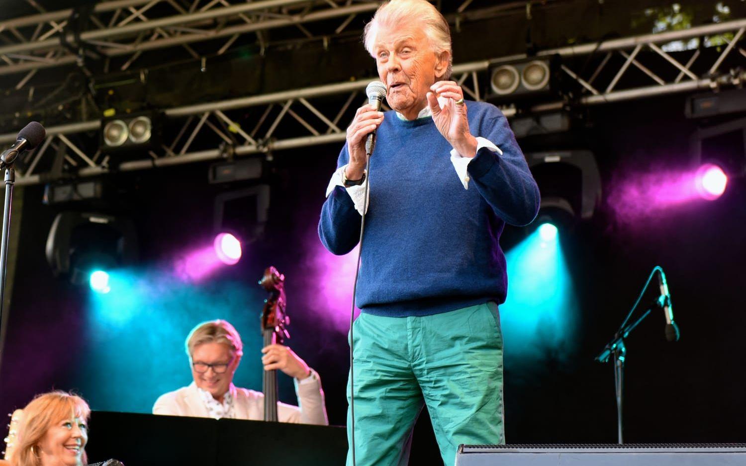 Att 81-årige Sven-Bertil Taube även är skådespelare märktes, när han gjorde nästan varje låt till en liten berättelse. Bild: Martin Erlandsson