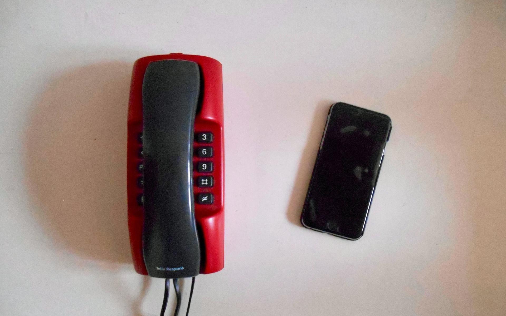 Fast telefoni försvinner. Det gamla kopparnätet tas successivt bort och ersätts med mobilnät eller fiber.