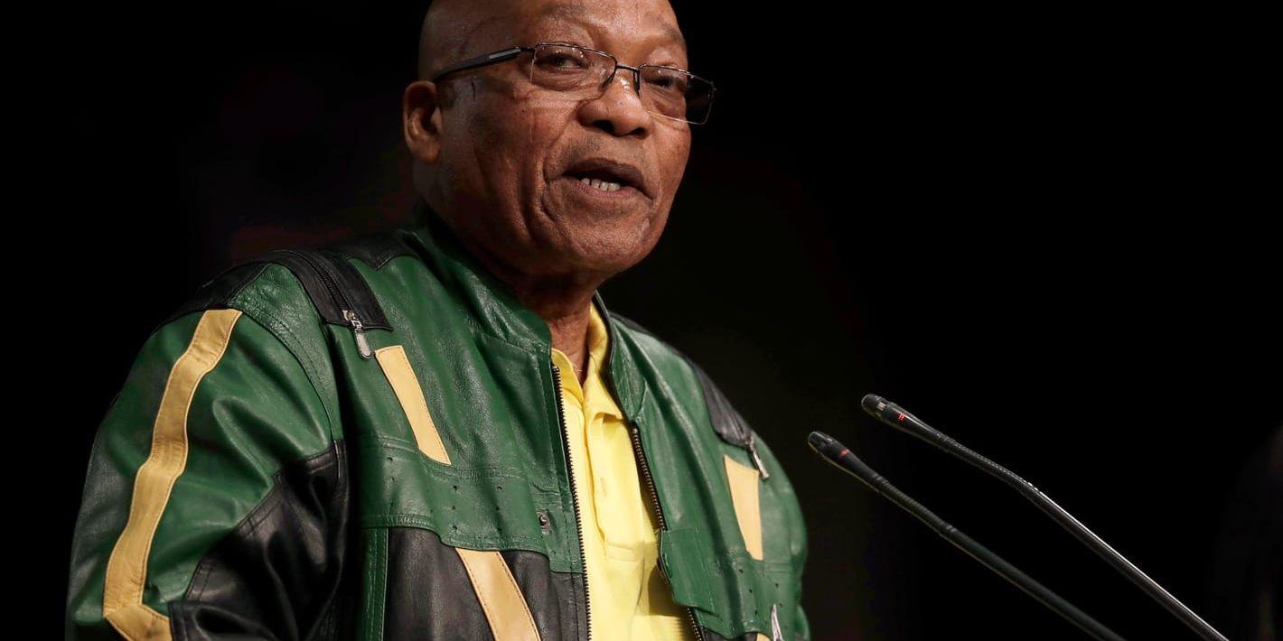 Sydafrikas president Jacob Zuma under ett tal till partivänner i Johannesburg i juli. Arkivbild.