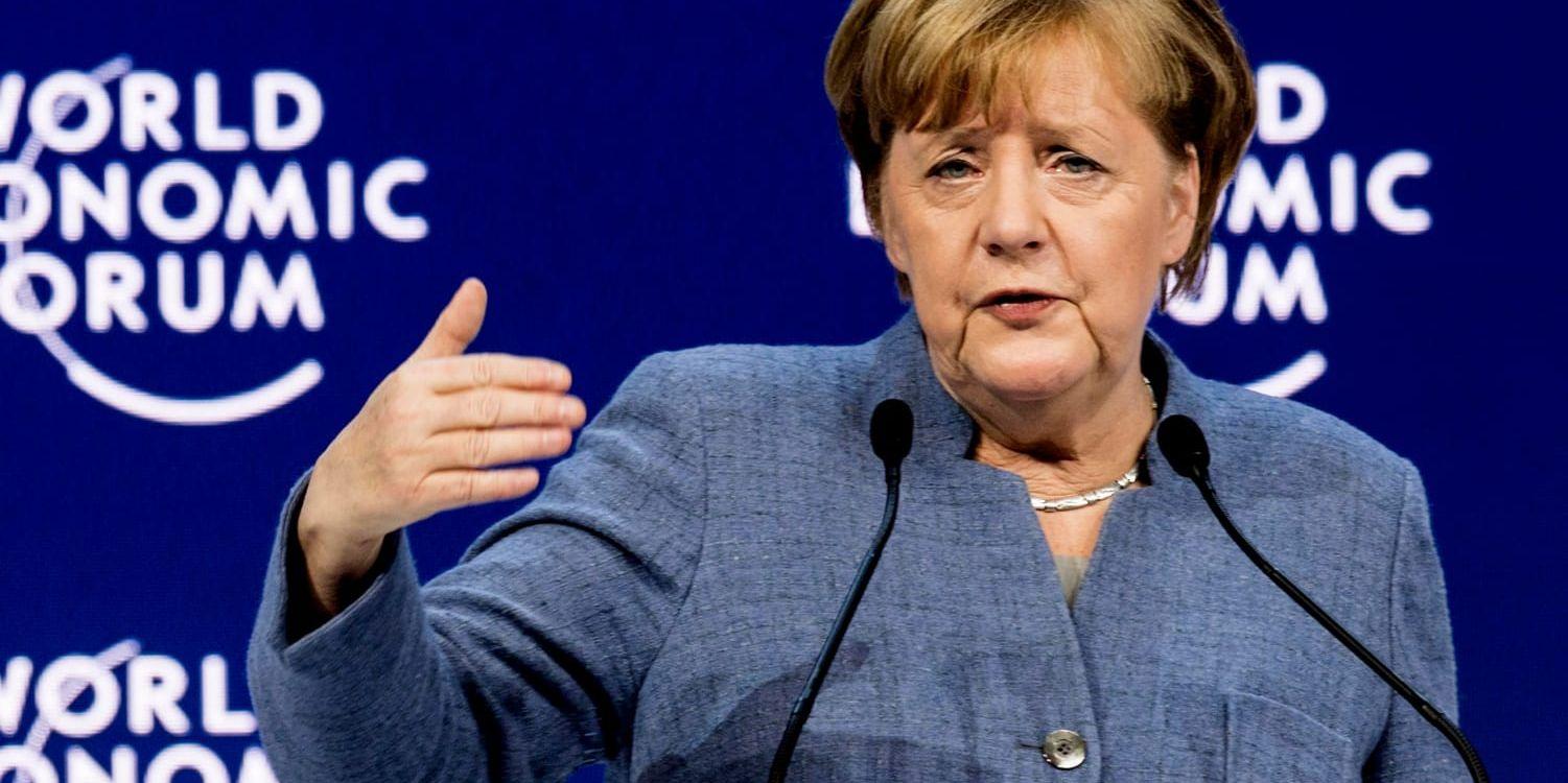 Angela Merkel, Tysklands förbundskansler, talar emot protektionism på Davos-mötet.