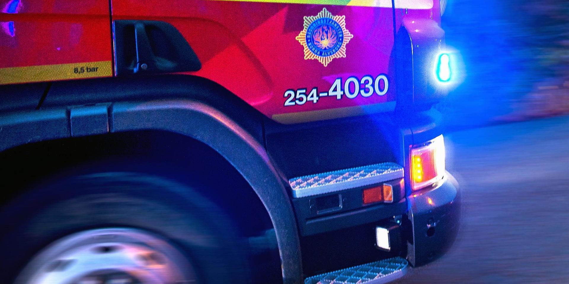 Räddningstjänsten fick på lördagen rycka ut för att släcka en brand i en övergiven limousine.
