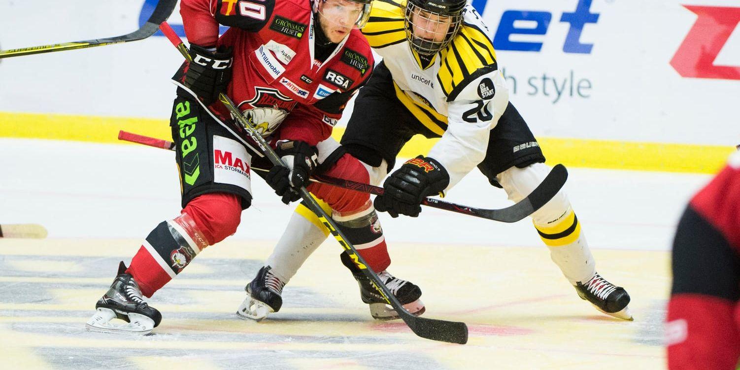 Malmös Erik Forssell, till vänster, gjorde comeback efter två månaders frånvaro från ishockeyn. Arkivbild.