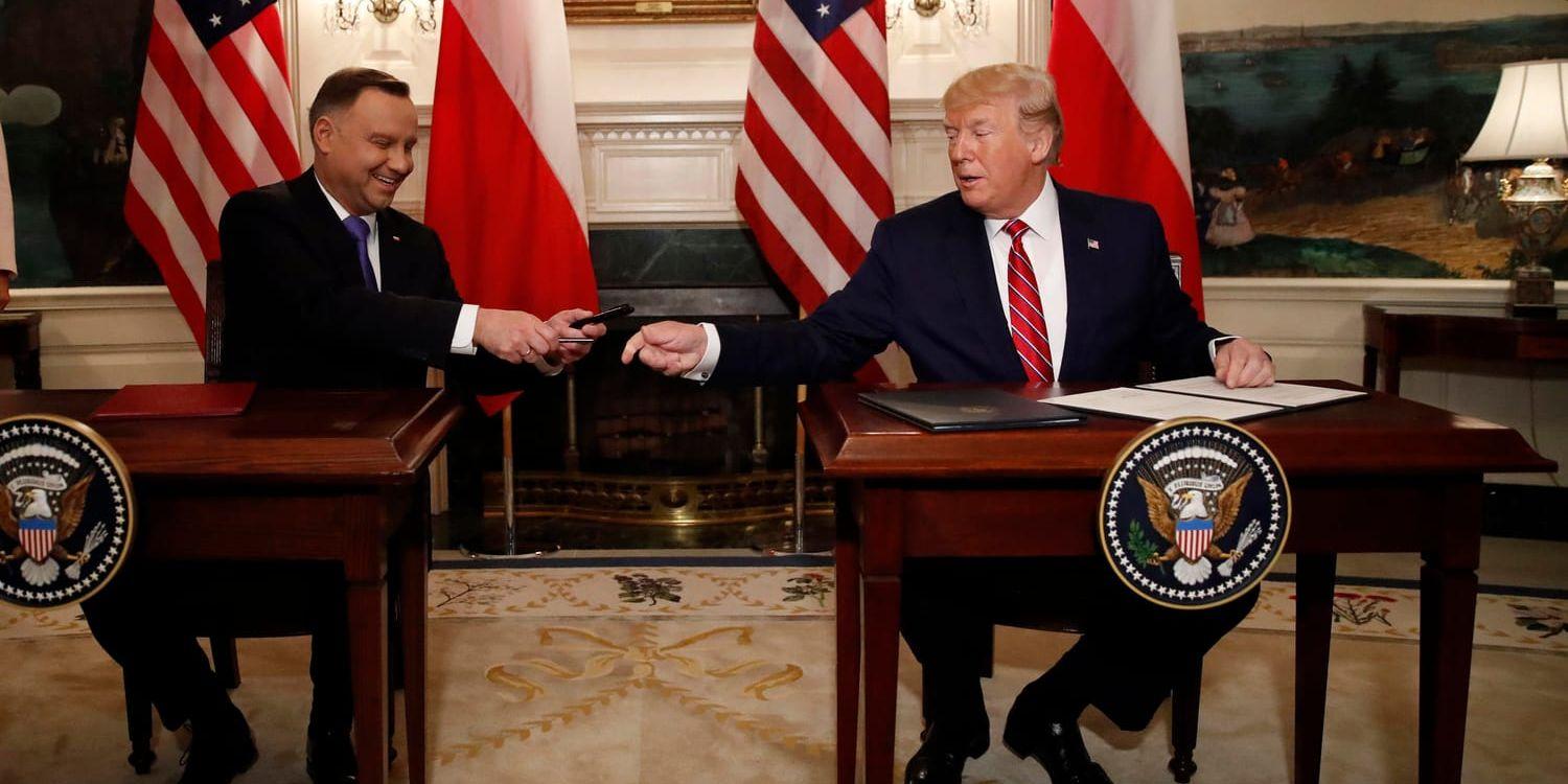 Polens president Andrzej Duda och amerikanske kollegan Donald Trump har tecknat avtal om försvarssamarbete.