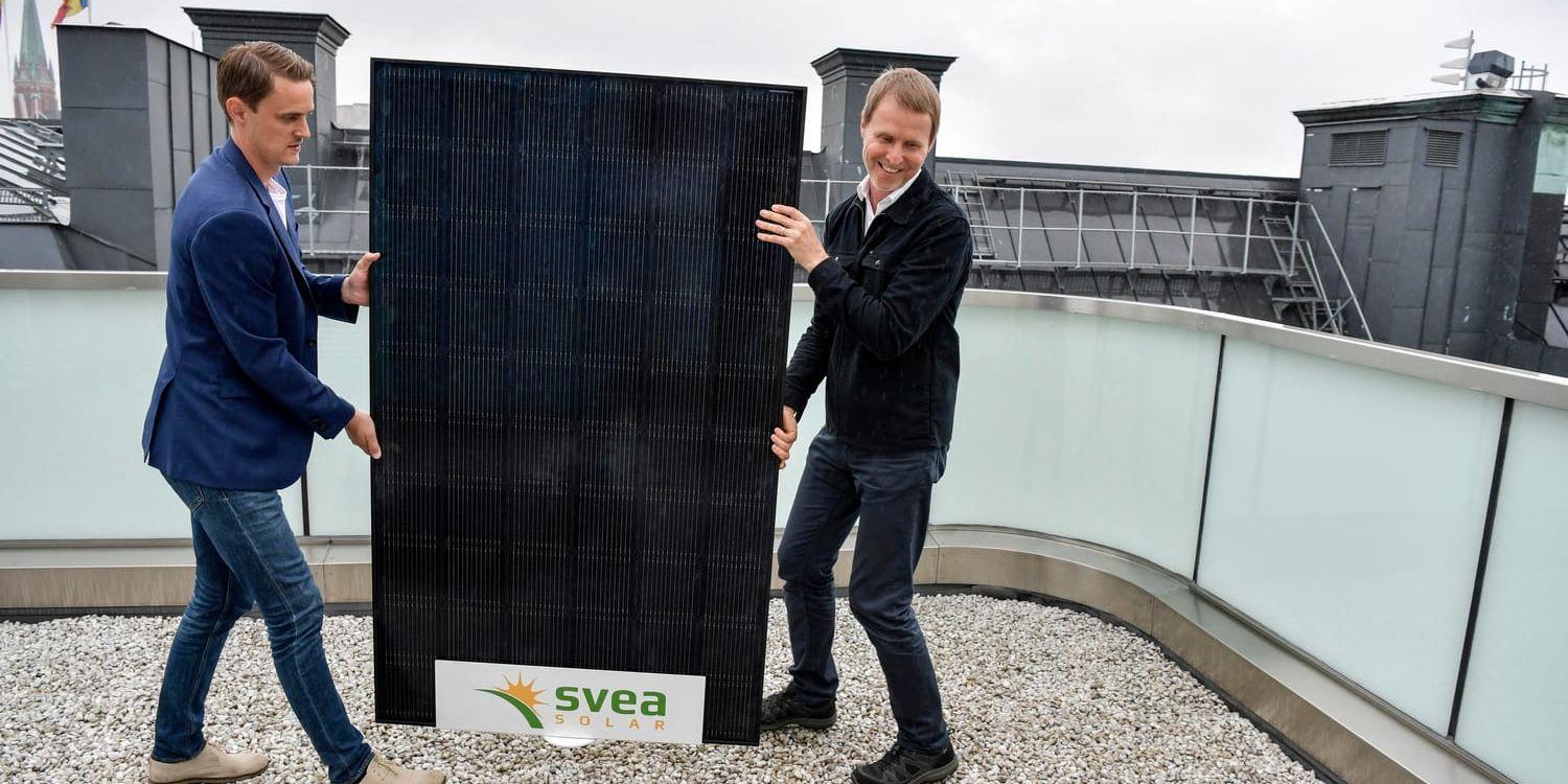 Björn Lind, styrelseordförande för Svea Solar (till vänster), och Ikeas hållbarhetschef Jonas Carlehed.