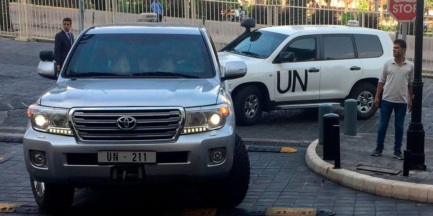 Inspektörer från OPCW eskorterade i FN-fordon i Damaskus. Arkivbild.