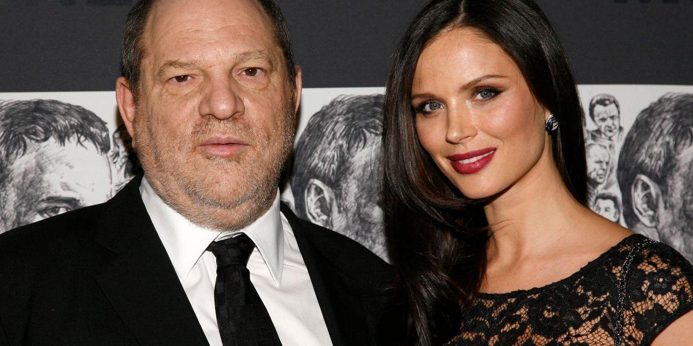 Harvey Weinstein och hans hustru Georgina Chapman på en bild från 2012. Paret ligger numera i skilsmässa.
