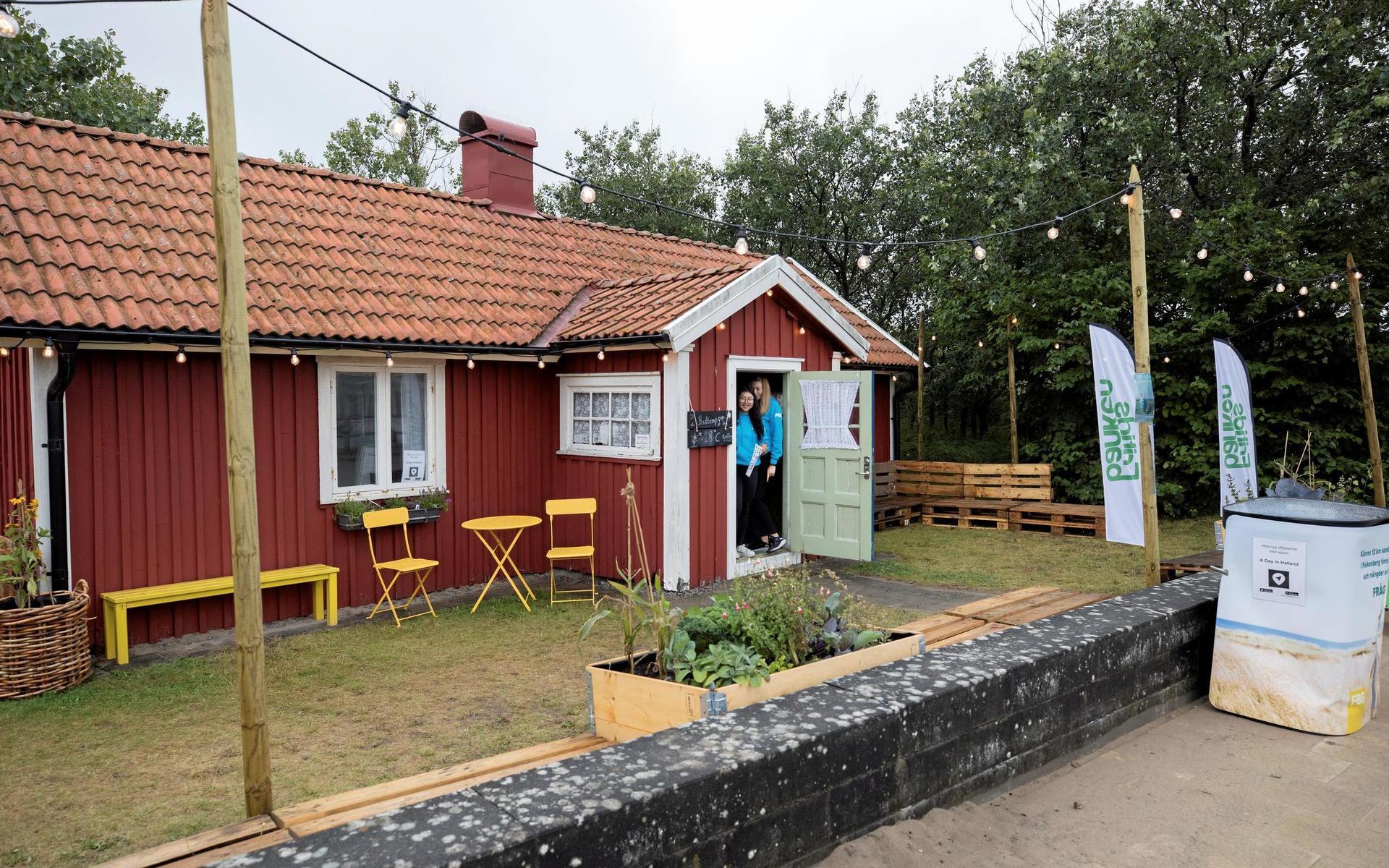 Mårtensonska huset fungerar som turistinfo, Fritidsbank och bokutlåning under sommaren. 